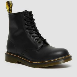 Dr. Martens Smooth Leather Lace Up combat black Boots size 8 ladies size 7 men